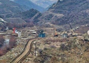 ԼԱՉԻՆԸ ՇՐՋԱՆՑՈՂ ՃԱՆԱՊԱՐՀԻ ԿԱՌՈՒՑՈՒՄ
