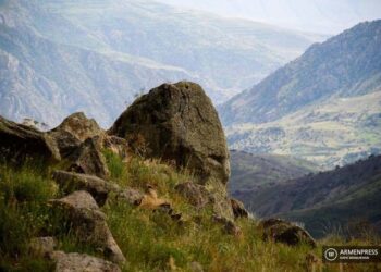 ԿՈՎԿԱՍԻ ԲՆՈՒԹԵԱՆ ԳՐԱՒԻՉ ՀՐԱՇԱԼԻՔՆԵՐԸ.
