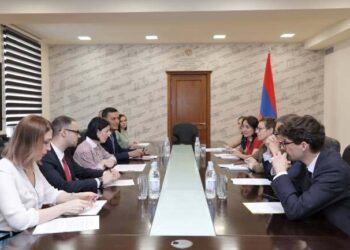 ՀՀ ԿԳՄՄ ՆԱԽԱՐԱՐՆ ՈՒ ՖՐԱՆՍԱՅԻ ԴԵՍՊԱՆԸ ՔՆՆԱՐԿԱԾ ԵՆ ՏԱՐԲԵՐ ՈԼՈՐՏՆԵՐՈՒ ՄԷՋ ՀԱՄԱԳՈՐԾԱԿՑՈՒԹԵԱՆ ՕՐԱԿԱՐԳԻ ԸՆԴԼԱՅՆՄԱՆ ՈՒ ԶԱՐԳԱՑՄԱՆ ՎԵՐԱԲԵՐՈՂ ՀԱՐՑԵՐ