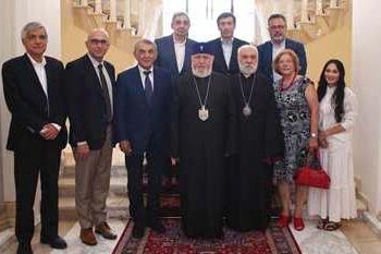 ԲԺԻՇԿՆԵՐԸ ԿԱԹՈՂԻԿՈՍԻՆ ՄՕՏ
