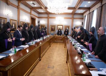 ՄԱՅՐ ԱԹՈՌ Ս. ԷՋՄԻԱԾՆԻ ՄԷՋ ՍԿԻԶԲ ԱՌԱՒ ԳԵՐԱԳՈՅՆ ՀՈԳԵՒՈՐ ԽՈՐՀՈՒՐԴԻ ԺՈՂՈՎԸ