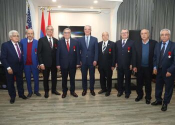 ՄԵԾԱՐԱՆՔԻ ՇՔԵՂ ՀԱՆԴԻՍՈՒԹԵԱՄԲ` ԽՈՒՄԲ ՄԸ ՍԴՀԿ ԱՆԴԱՄՆԵՐ ՊԱՐԳԵՒԱՏՐՈՒԵՑԱՆ «ՓԱՐԱՄԱԶ» ՇՔԱՆՇԱՆՈՎ