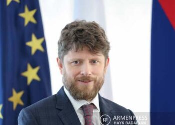 «ՖՐԱՆՍԱՆ ՀԱՅԱՍՏԱՆԻՆ ԿԸ ՏՐԱՄԱԴՐԷ ՌԱԶՄԱԿԱՆ ՍԱՐՔԵՐ, ՈՐ ԲՈԼՈՐԸ ՇԱՏ ԿԸ ՓԱՓԱՔԻՆ ՍՏԱՆԱԼ»