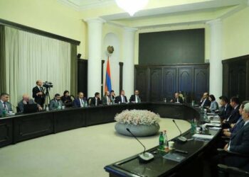 ՓԱՇԻՆԵԱՆԻ ԳԼԽԱՒՈՐՈՒԹԵԱՄԲ ՔՆՆԱՐԿՈՒԱԾ ԵՆ «ԱԿԱԴԵՄԱԿԱՆ ՔԱՂԱՔ»-Ի ԳԼԽԱՒՈՐ ՅԱՏԱԿԱԳԻԾԻՆ ԵՒ ՓՈԽԱԴՐԱԿԱՆ ԵՆԹԱԿԱՌՈՒՑՈՒԱԾՔՆԵՐՈՒՆ ՎԵՐԱԲԵՐՈՂ ՀԱՐՑԵՐ