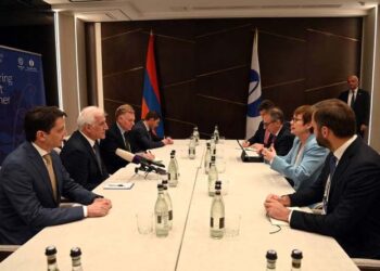 ՀԱՅԱՍՏԱՆԻ ՆԱԽԱԳԱՀՆ ՈՒ ՎԶԵԴ-Ի ՆԱԽԱԳԱՀԸ ԱՆԴՐԱԴԱՐՁԱԾ ԵՆ ՀԱՅԱՍՏԱՆԻ ՖԻՆԱՆՍԱԿԱՆ ՀԱՄԱԿԱՐԳԻՆ ՄԷՋ ՓՈՓՈԽՈՒԹԻՒՆՆԵՐՈՒ ՈՒՂՂՈՒԹԻՒՆՆԵՐՈՒՆ