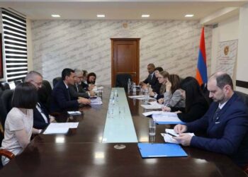 ՀՀ ԿԳՄՄ ՆԱԽԱՐԱՐԻ ՏԵՂԱԿԱԼԸ ՎԵՆԵՏԻԿԻ ՅԱՆՁՆԱԺՈՂՈՎԻ ՆԵՐԿԱՅԱՑՈՒՑԻՉՆԵՐՈՒՆ ՀԵՏ ՔՆՆԱՐԿԵԼ Է «ԱԶԳԱՅԻՆ ՓՈՔՐԱՄԱՍՆՈՒԹԻՒՆՆԵՐՈՒ ՄԱՍԻՆ» ՕՐԷՆՔԻ ՆԱԽԱԳԻԾԸ
