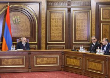  ՓԱՇԻՆԵԱՆ.  «ՈՐԵՒԷ ՌԱԶՄԱՎԱՐՈՒԹԻՒՆ, ԱՅԴ ՇԱՐՔԻՆ՝ ԺՈՂՈՎՐԴԱԳՐՈՒԹԵԱՆ ՌԱԶՄԱՎԱՐՈՒԹԻՒՆԸ ՉԻ ԿՐՆԱՐ ԳՈՅՈՒԹԻՒՆ ՈՒՆԵՆԱԼ ԴԱՏԱՐԿՈՒԹԵԱՆ ՄԷՋ»