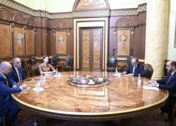 ԱՐԱՅԻԿ ՅԱՐՈՒԹԻՒՆԵԱՆԸ ԵՒ ՎԱՍԻԼԻՍ ՄԱՐԱԿՈՍԸ ՔՆՆԱՐԿԱԾ ԵՆ ՀԱՅԱՍՏԱՆ-ԵՄ ՀԱՄԱԳՈՐԾԱԿՑՈՒԹԵԱՆ ՎԵՐԱԲԵՐՈՂ ՀԱՐՑԵՐ
