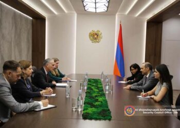 ԱՐՄԷՆ ԳՐԻԳՈՐԵԱՆՆ ՈՒ ԼՈՒԻ ՊՈՆՕՆ ԱՆԴՐԱԴԱՐՁԱԾ ԵՆ ՀԱՅԱՍՏԱՆ-ԱՏՐՊԷՅՃԱՆ ՅԱՐԱԲԵՐՈՒԹԻՒՆՆԵՐՈՒ ԿԱՐԳԱՒՈՐՄԱՆ ԳՈՐԾԸՆԹԱՑԻՆ