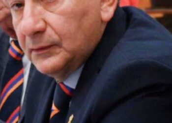 ՀԱՐՑԱԶՐՈՅՑ ՀԱՄԱՀԱՅԿԱԿԱՆ ԽԱՂԵՐՈՒ ԿԵԴՐՈՆԱԿԱՆ ԿՈՄԻՏԷԻ ԱՆԴԱՄ ԵՒ Հ.Մ.Մ.-Ի ԿԵԴՐՈՆԱԿԱՆ ՎԱՐՉՈՒԹԵԱՆ ԱՏԵՆԱՊԵՏ ՊՐՆ. ՄԻՍԱՔ ՆԱՃԱՐԵԱՆԻ ՀԵՏ 