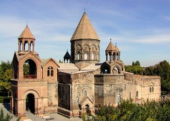 ՄԵԾ  ՊԱՀՔԸ  ԱՌԻԹ  ՓՈՓՈԽՈՒԹԵԱՆ