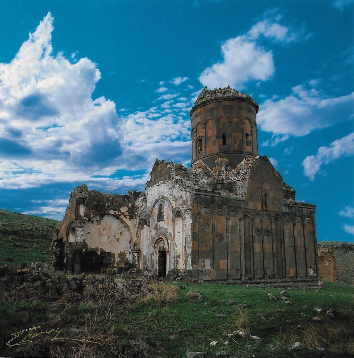Ո՞Վ Է ՊԱՀԱՆՋԱՏԷՐԸ ԵՒ Ի՞ՆՉ Է ՊԱՀԱՆՋՈՒԱԾԸ