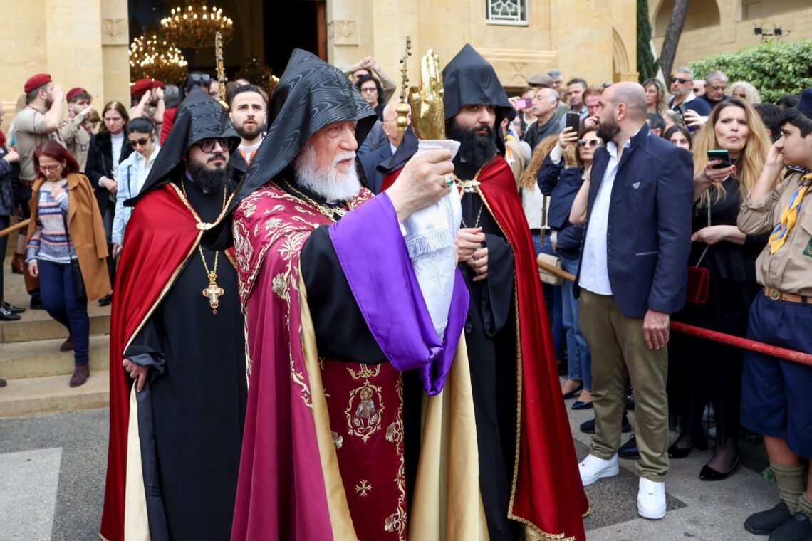    ԱՒԱՆԴՈՒԱԾ ՍՐԲՈՒԹԻՒՆԸ     ԱԶԱՏ ԱԲՂ. ՖԻԼԻՔԵԱՆ