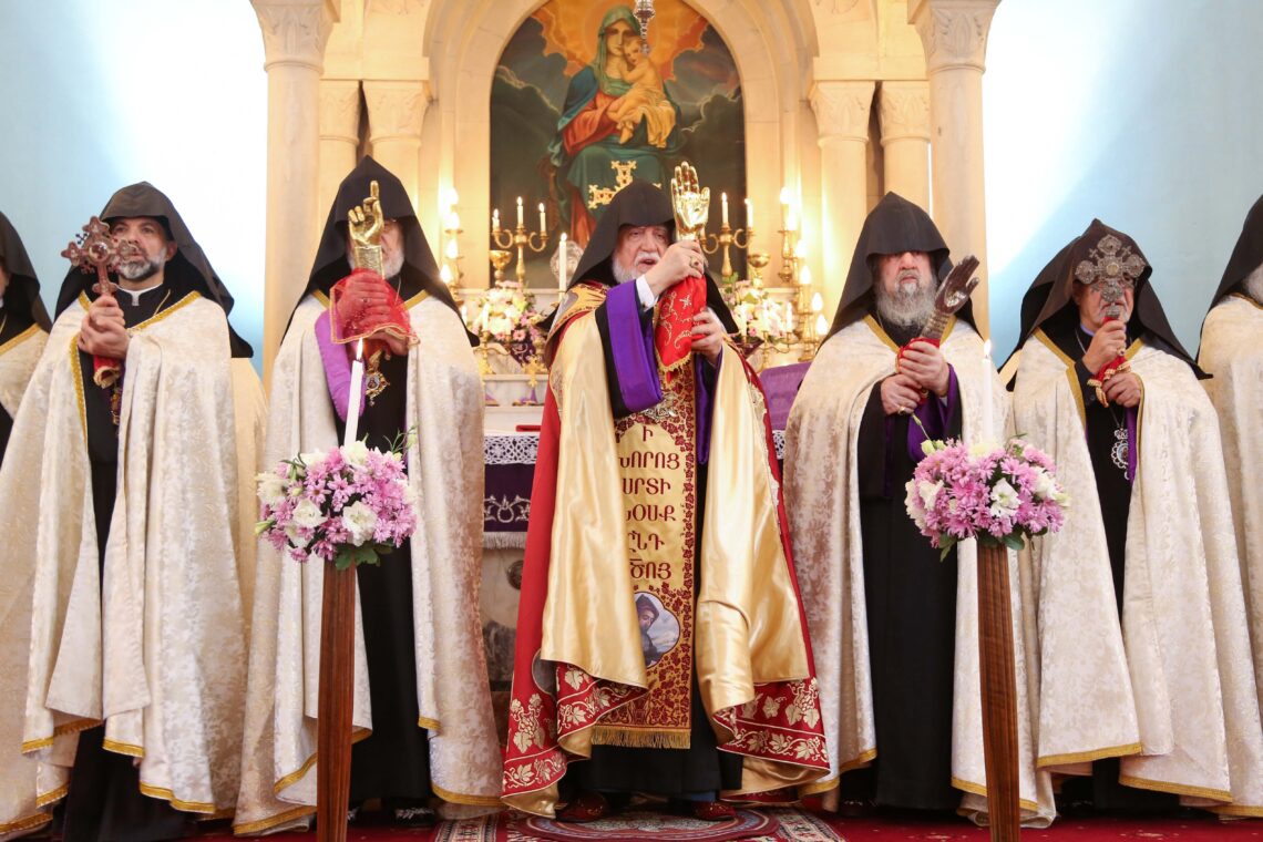 ՈՒԽՏԻՆ ԽՈՐՀՈՒՐԴԸ     ԱՐՄԷՆ ԱԲՂ. ԳԱԼԱՃԵԱՆ