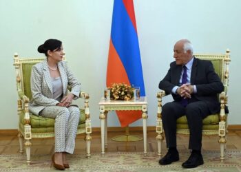 ՍՈՒՐԲ ԷՋՄԻԱԾՆԻ ԿՐՕՆԱՍԷՐ ՏԻԿՆԱՆՑ ՀԱՄԱԽՄԲՈՒՄԻ  65-ԱՄԵԱԿԻ ՏՕՆԱԿԱՏԱՐՈՒԹԻՒՆ