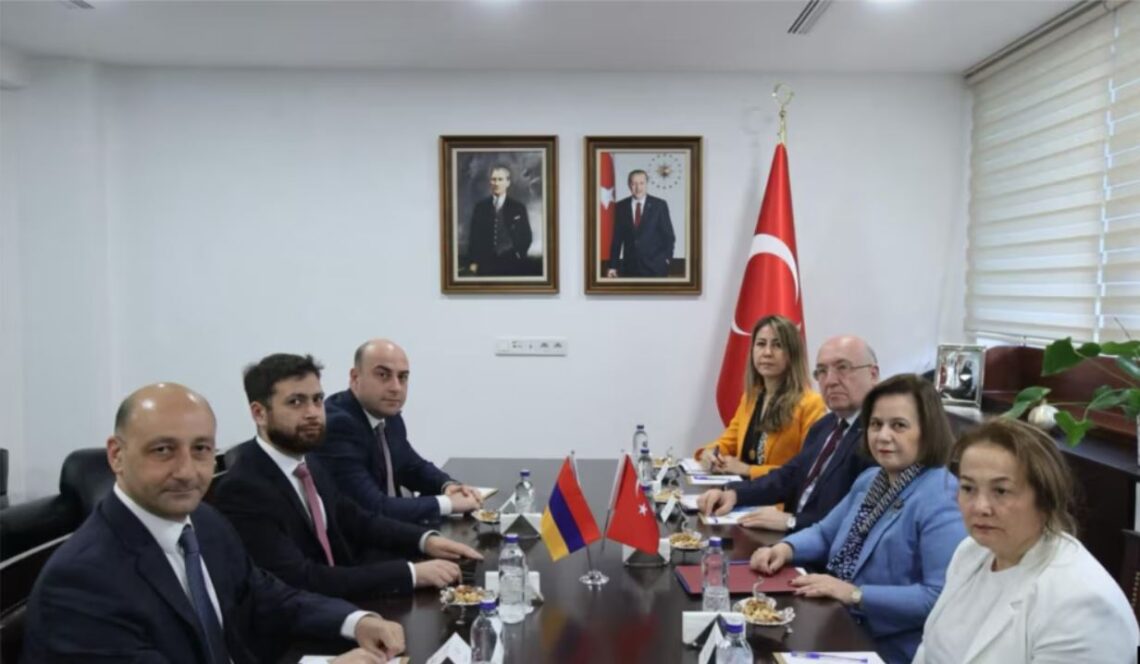 ԱՆՔԱՐԱՅԻ ՄԷՋ ՀԱՆԴԻՊԱԾ ԵՆ ՀԱՅԱՍՏԱՆԻ ԵՒ ԹՈՒՐՔԻՈՅ ԱՐՏԱՔԻՆ ԳՈՐԾԵՐՈՒ ՓՈԽՆԱԽԱՐԱՐՆԵՐԸ