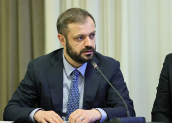 ՀԱՅԱՍՏԱՆԻ ՏՆՏԵՍՎԱՐՈՂՆԵՐԸ ԱՐԴԷՆ ՇԱՐՔ ՄԸ ԽՆԴԻՐՆԵՐՈՒ ԿԸ ԲԱԽԻՆ ԻՍՐԱՅԷԼ-ԻՐԱՆ ՀԱԿԱՄԱՐՏՈՒԹԵԱՆ ՊԱՏՃԱՌՈՎ
