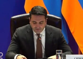   ԱԼԷՆ ՍԻՄՈՆԵԱՆ՝ ՌՈՒՍԵՐՈՒՆ. «Ի՞ՆՉ Կ’ԸՆԷԻՔ ԵԹԷ…»