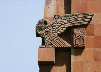 Խմբագրական. Դիւցազնական Արծուեբոյնը
