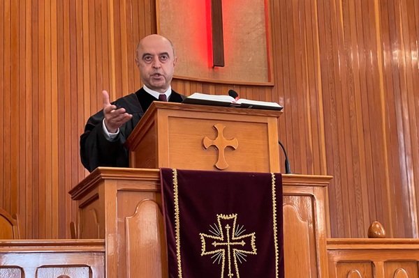 Սբ. Ծնունդ Եւ Արժանապատուութիւն