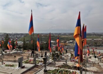 Խմբագրական. Անմահներու Փաղանգը