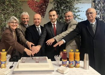 Շնորհահանդէս Հայկազեան Հայագիտական Հանդէսի  ԽԵ. Հատորի Զոյգ Գիրքերու